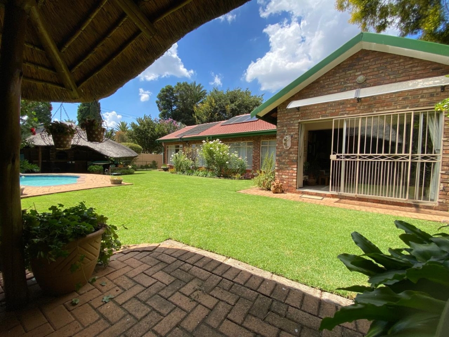 4 Bedroom Property for Sale in Kannoniers Park North West